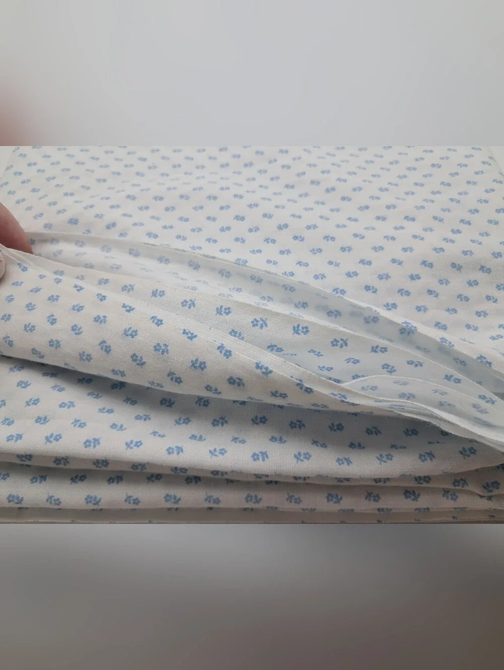 Vintage Floral 100% Cotton Fabric 2 Yards - Baby Blue Daisies on White 45in Wide